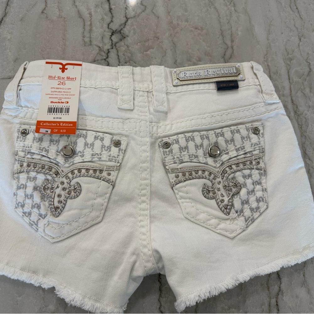 Rock Revival NWT Collector’s Edition Mid Rise Shorts Firm Price